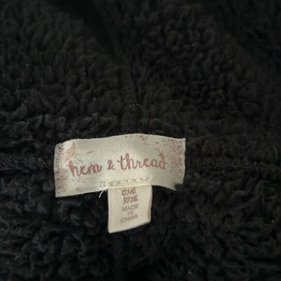Hem & Thread Women's Black Hooded Fleece OSFM - Picture 4 of 5